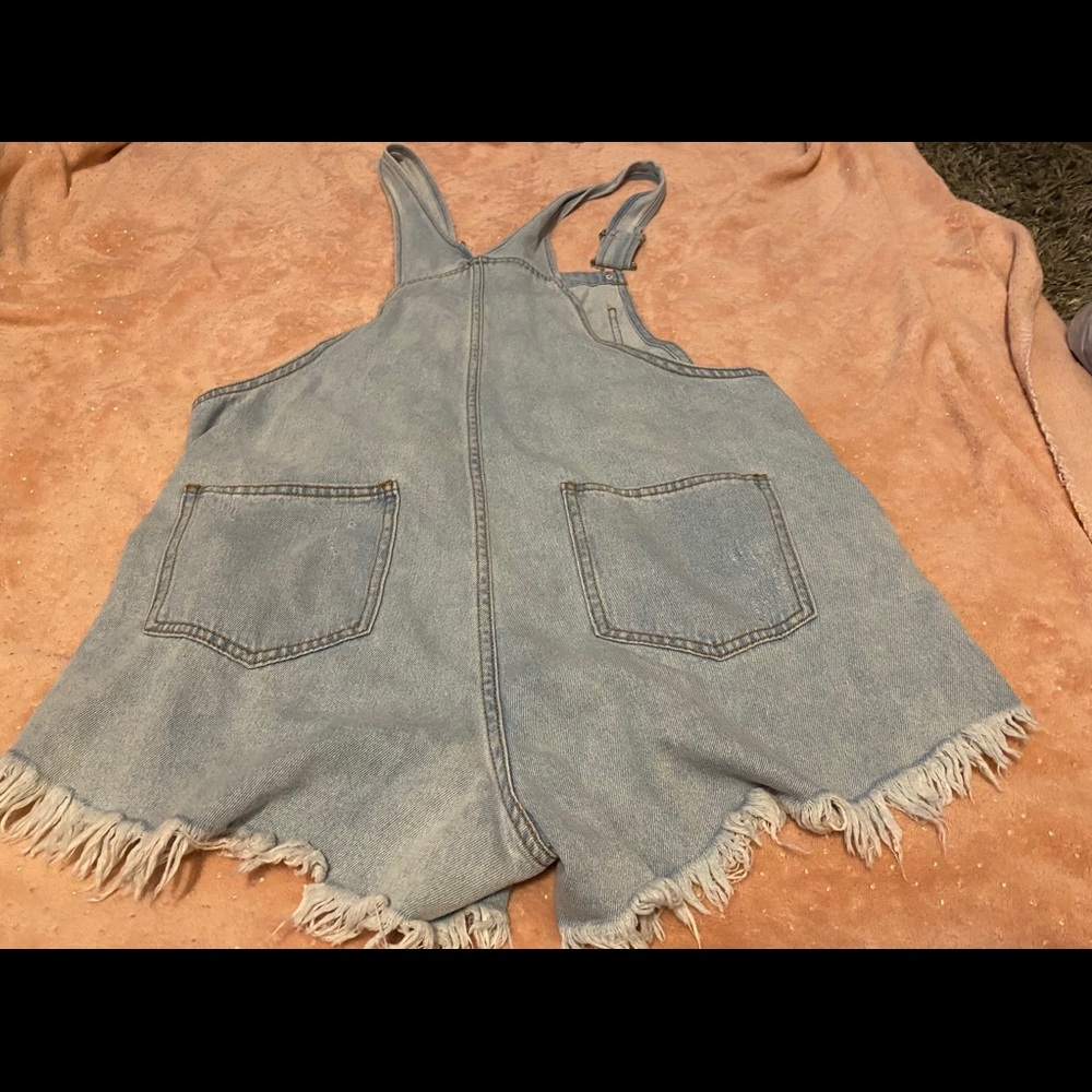 Short overalls